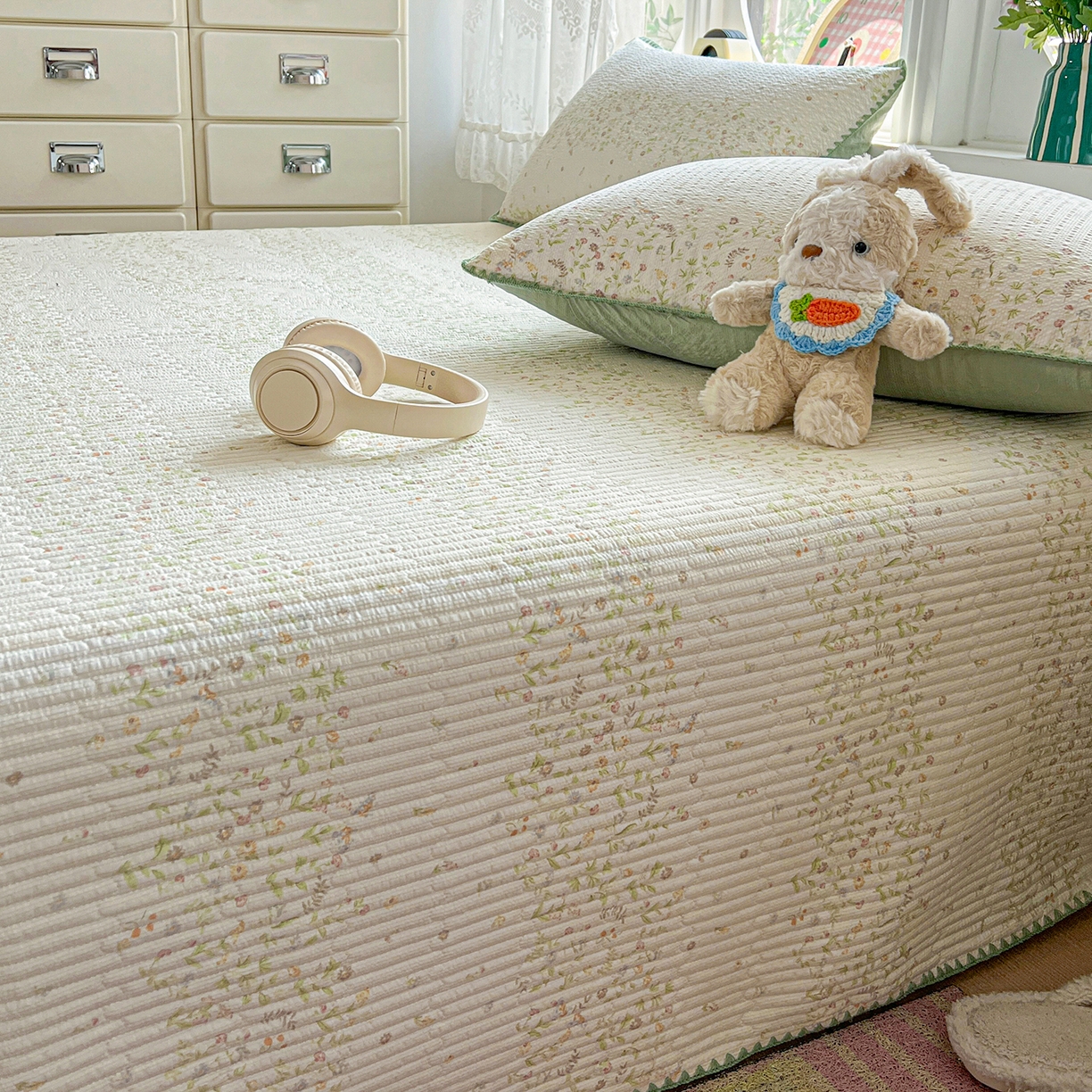 91家纺网 家纺一手货源 找家纺 恒尚居 2026新款A类贝壳绣泡芙纱床盖四套件泡芙棉双层纱床垫床褥 绿叶紫花