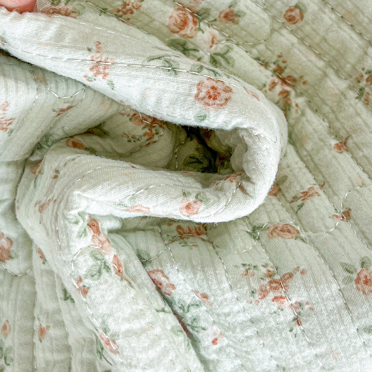 91家纺网 家纺一手货源 找家纺 恒尚居 2026新款A类贝壳绣泡芙纱床盖四套件泡芙棉双层纱床垫床褥 绿野日记