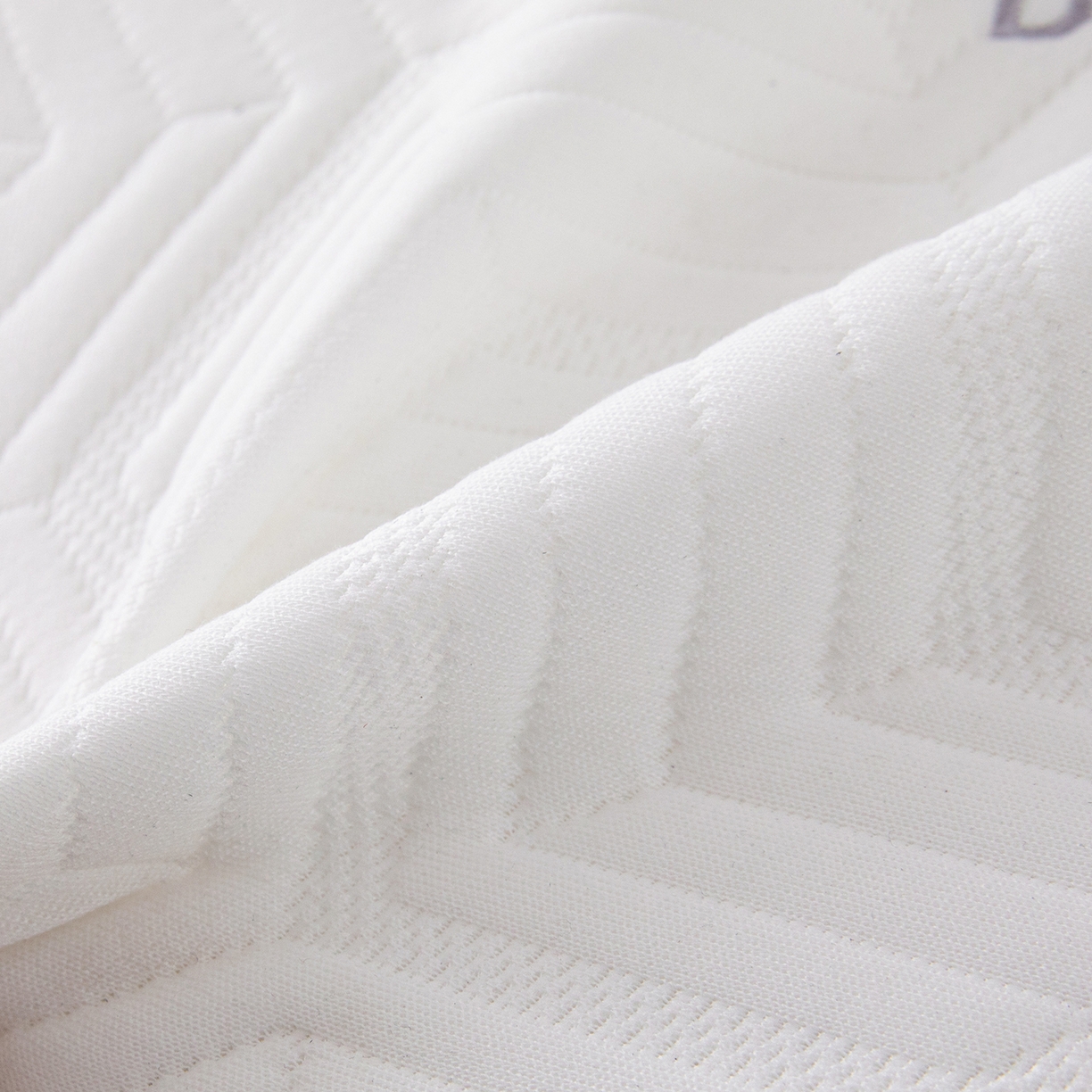 91家纺网 家纺一手货源 找家纺 贵夫人 2026春夏新款刺绣款太空记忆枕 枕头枕芯 刺绣款太空记忆枕-高枕