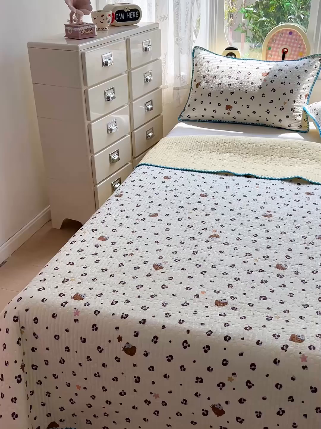 91家纺网 家纺一手货源 找家纺 恒尚居 2026新款A类贝壳绣泡芙纱床盖四套件泡芙棉双层纱床垫床褥 奶呼小猫