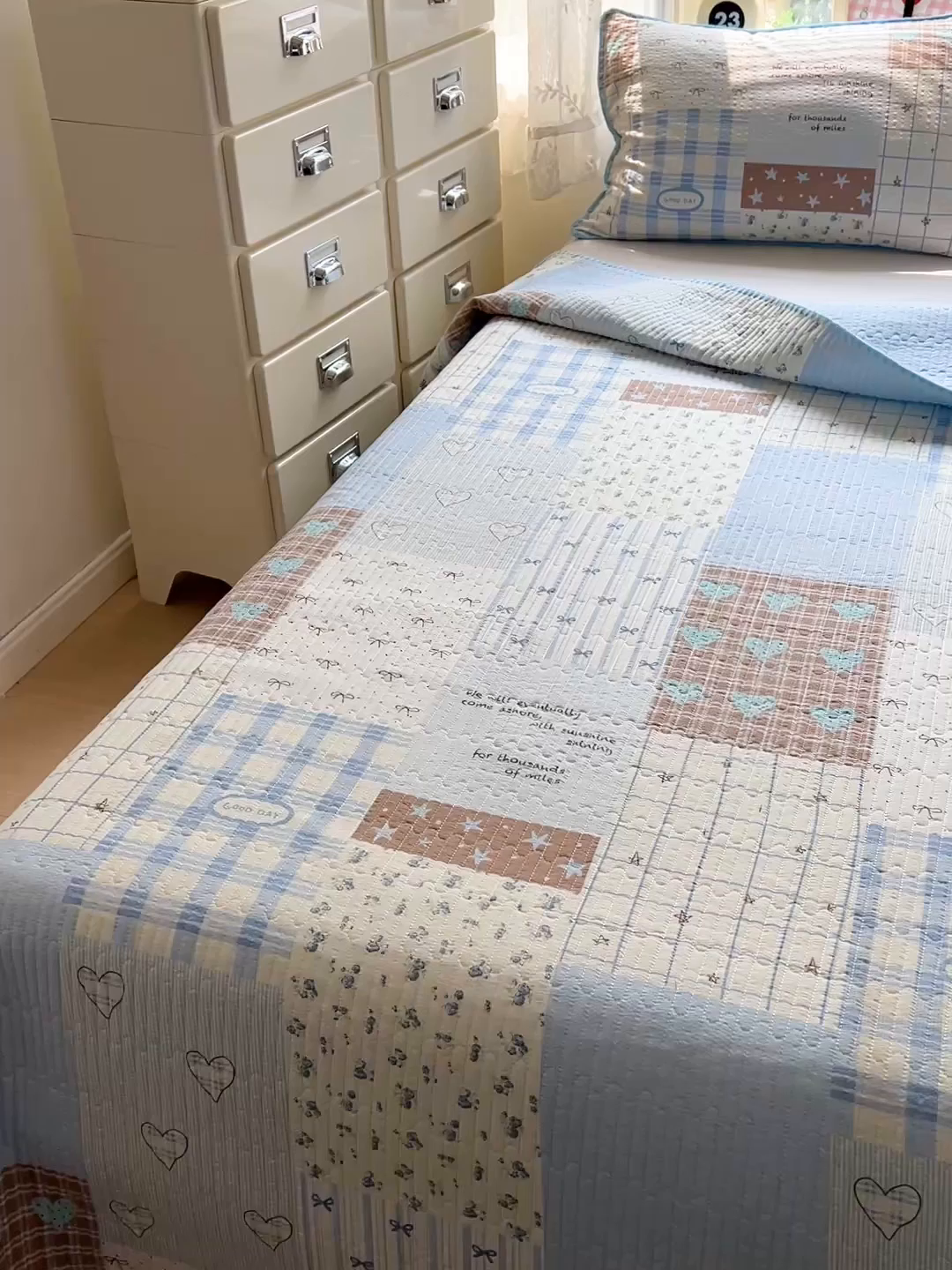 91家纺网 家纺一手货源 找家纺 恒尚居 2026新款A类贝壳绣泡芙纱床盖四套件泡芙棉双层纱床垫床褥 拼格奶蓝