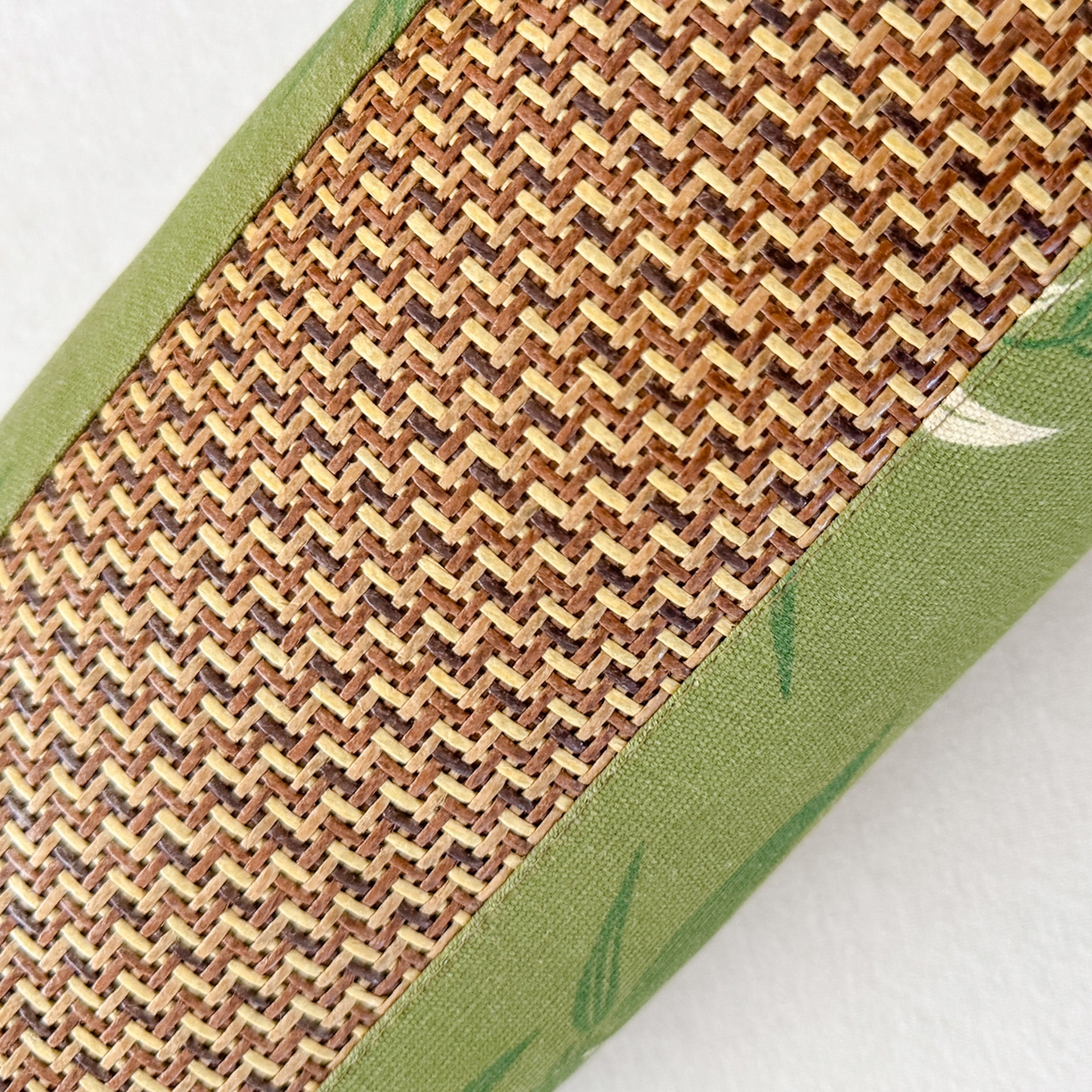 91家纺网 家纺一手货源 找家纺 （总）贵夫人 2026春夏新款艾草竹叶藤席枕 枕头枕芯