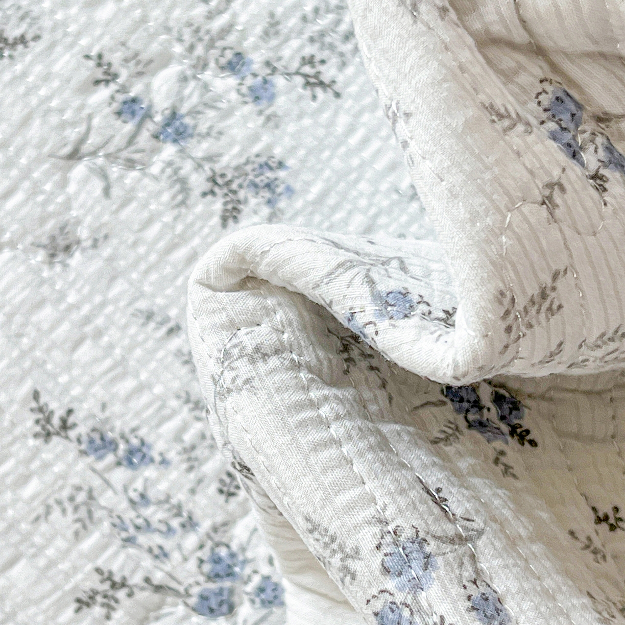 91家纺网 家纺一手货源 找家纺 恒尚居 2026新款A类贝壳绣泡芙纱床盖四套件泡芙棉双层纱床垫床褥 兰蝶小筑