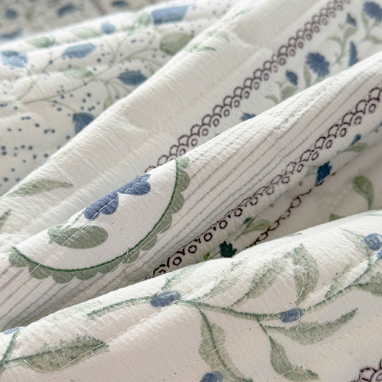 91家纺网 家纺一手货源 找家纺 悠米悠家 2026春夏新款木棉双层纱单床盖 床盖单件 青屿花园