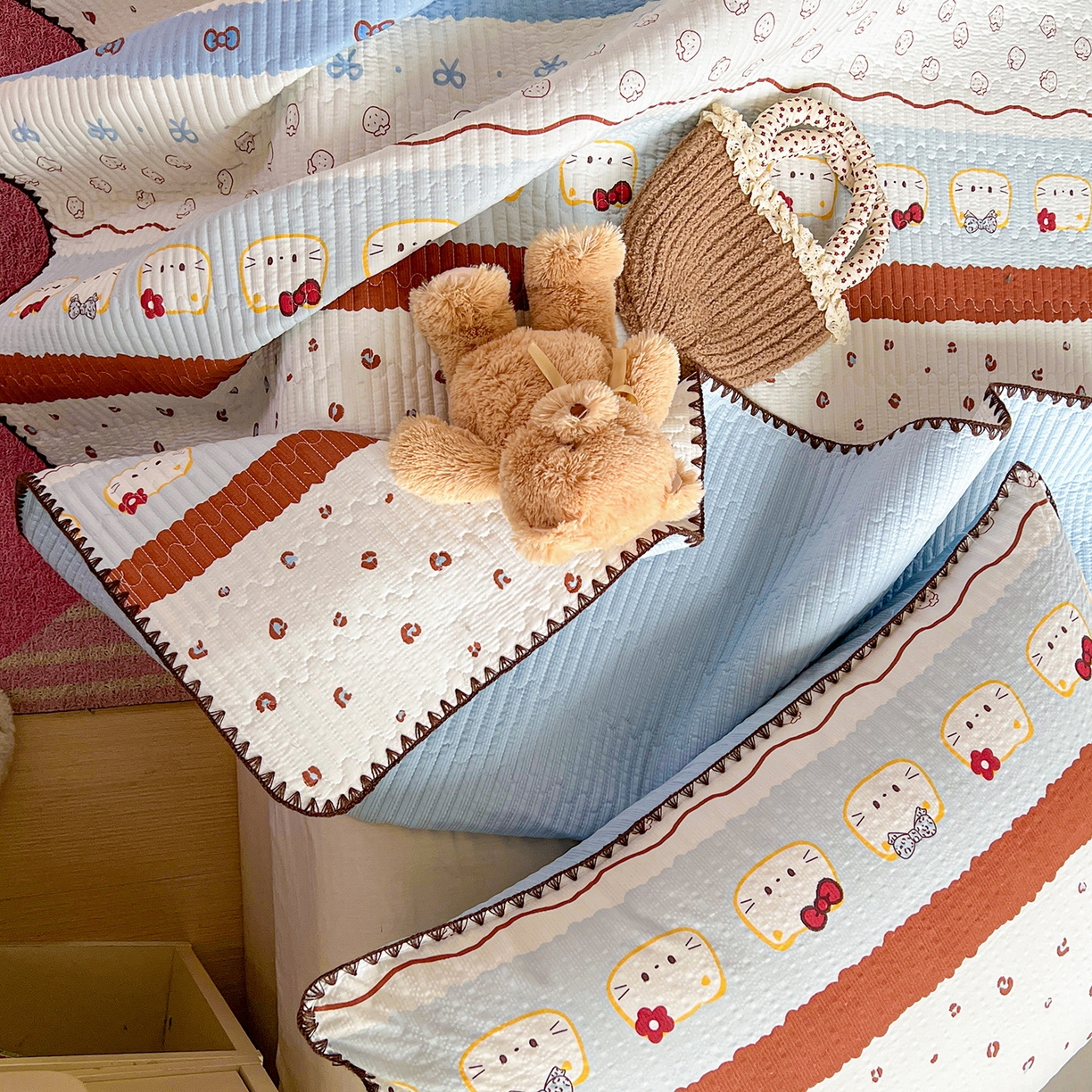 91家纺网 家纺一手货源 找家纺 恒尚居 2026新款A类贝壳绣泡芙纱床盖四套件泡芙棉双层纱床垫床褥 波点奶芙-蓝