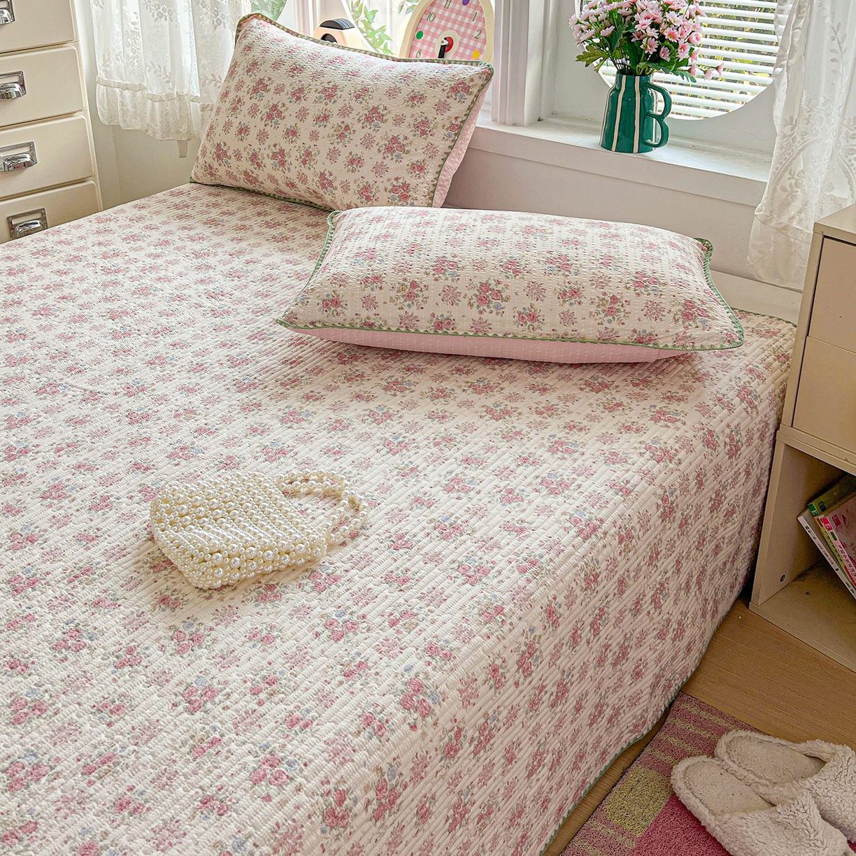 91家纺网 家纺一手货源 找家纺 恒尚居 2026新款A类贝壳绣泡芙纱床盖四套件泡芙棉双层纱床垫床褥 玫瑰织语