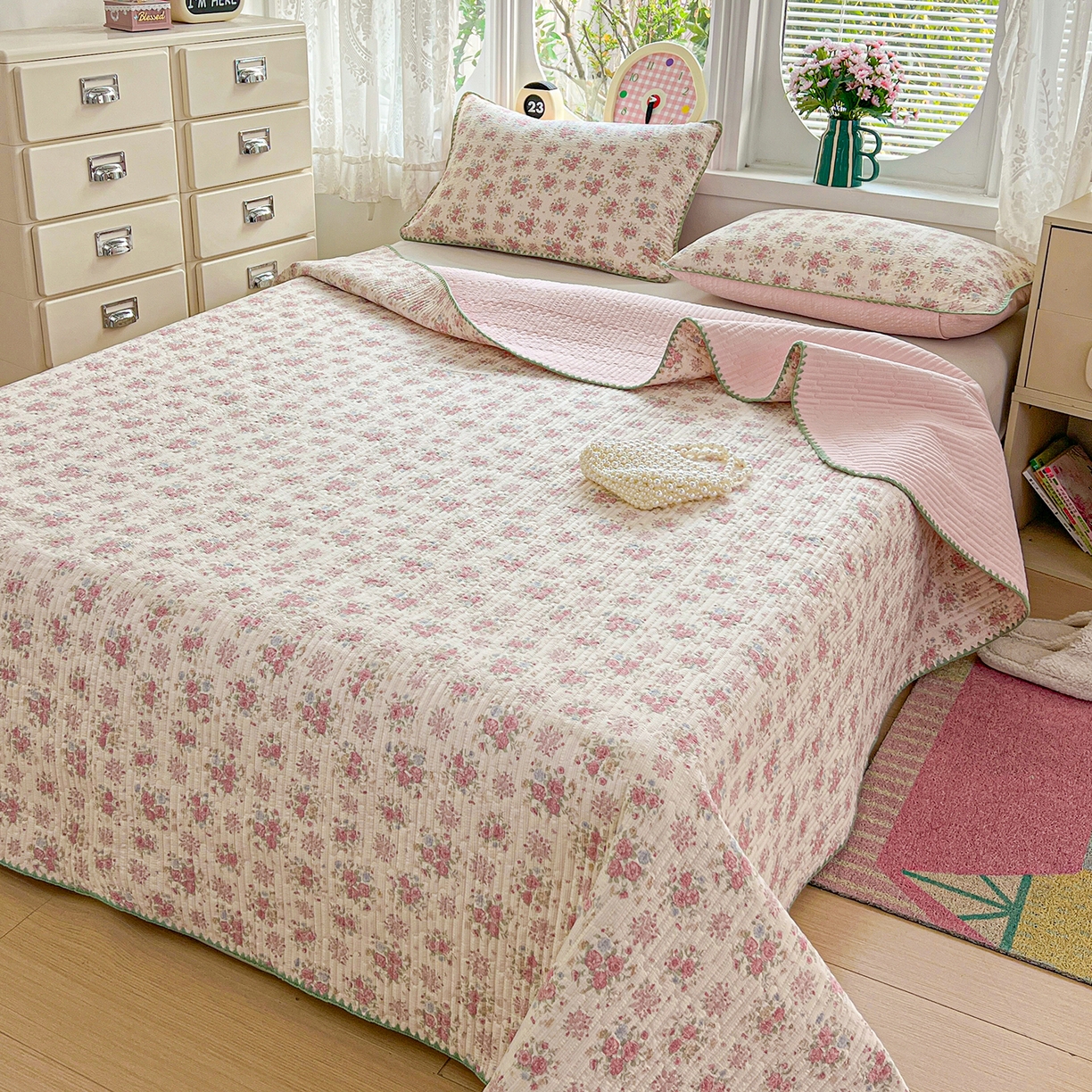 91家纺网 家纺一手货源 找家纺 恒尚居 2026新款A类贝壳绣泡芙纱床盖四套件泡芙棉双层纱床垫床褥 玫瑰织语