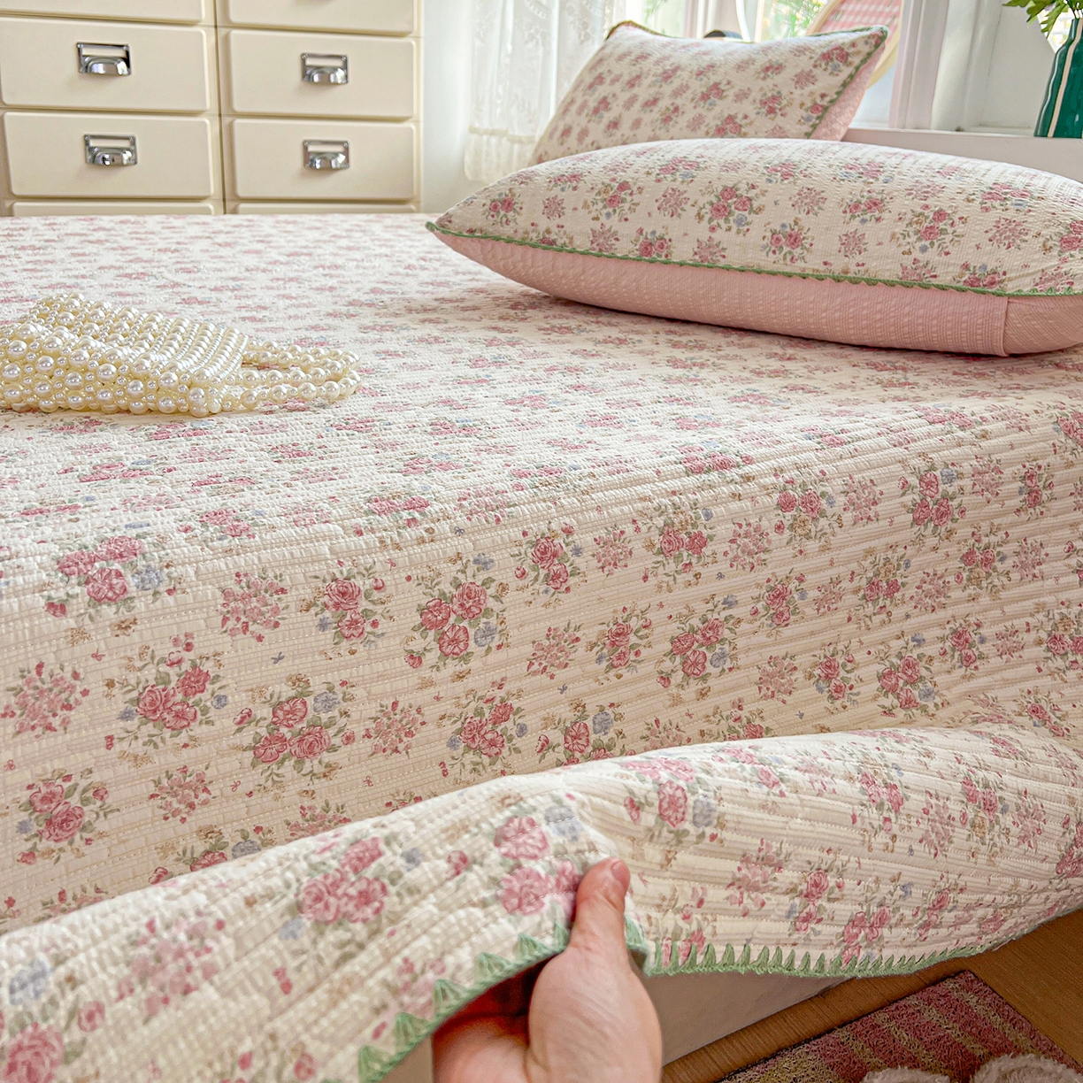 91家纺网 家纺一手货源 找家纺 恒尚居 2026新款A类贝壳绣泡芙纱床盖四套件泡芙棉双层纱床垫床褥 玫瑰织语