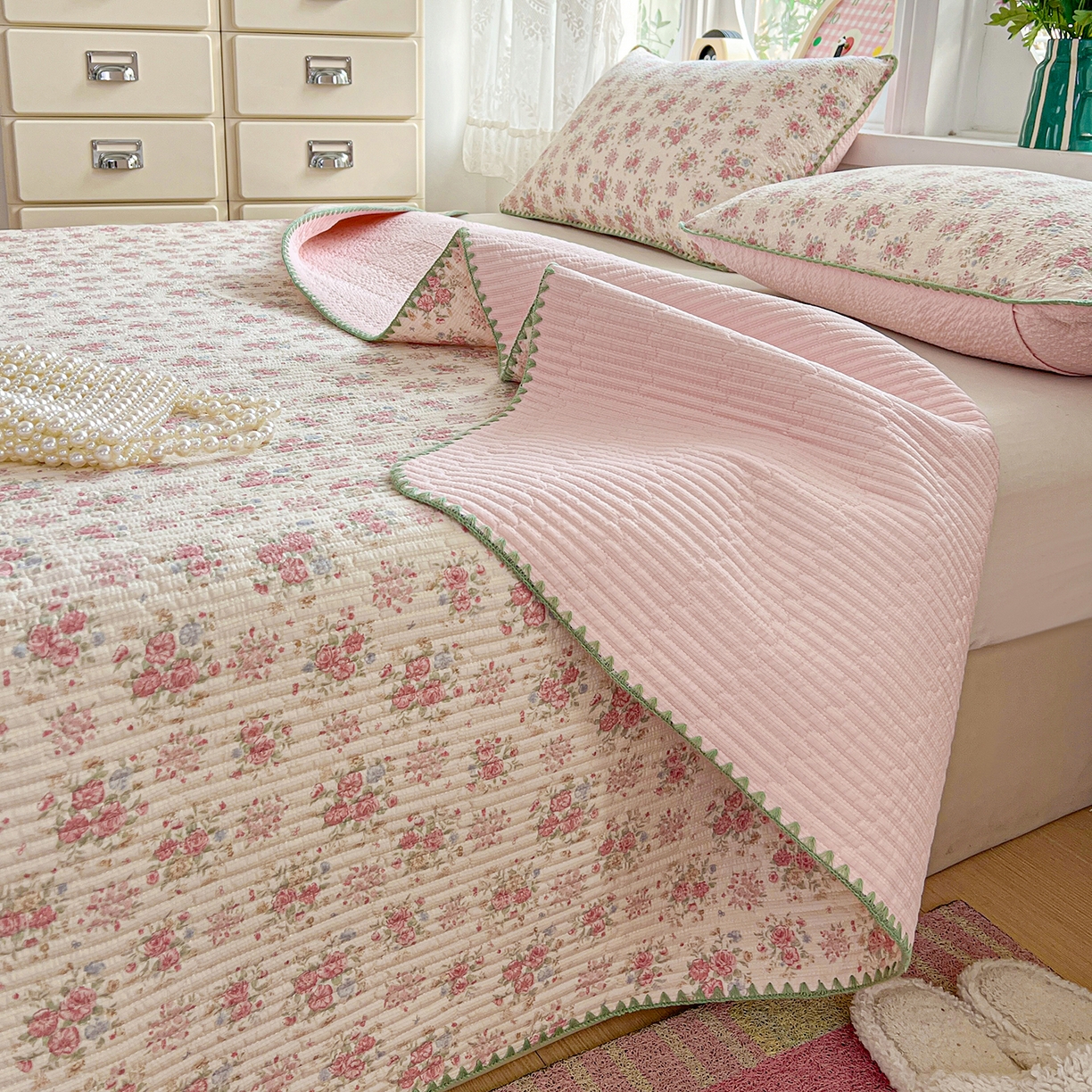 91家纺网 家纺一手货源 找家纺 恒尚居 2026新款A类贝壳绣泡芙纱床盖四套件泡芙棉双层纱床垫床褥 玫瑰织语