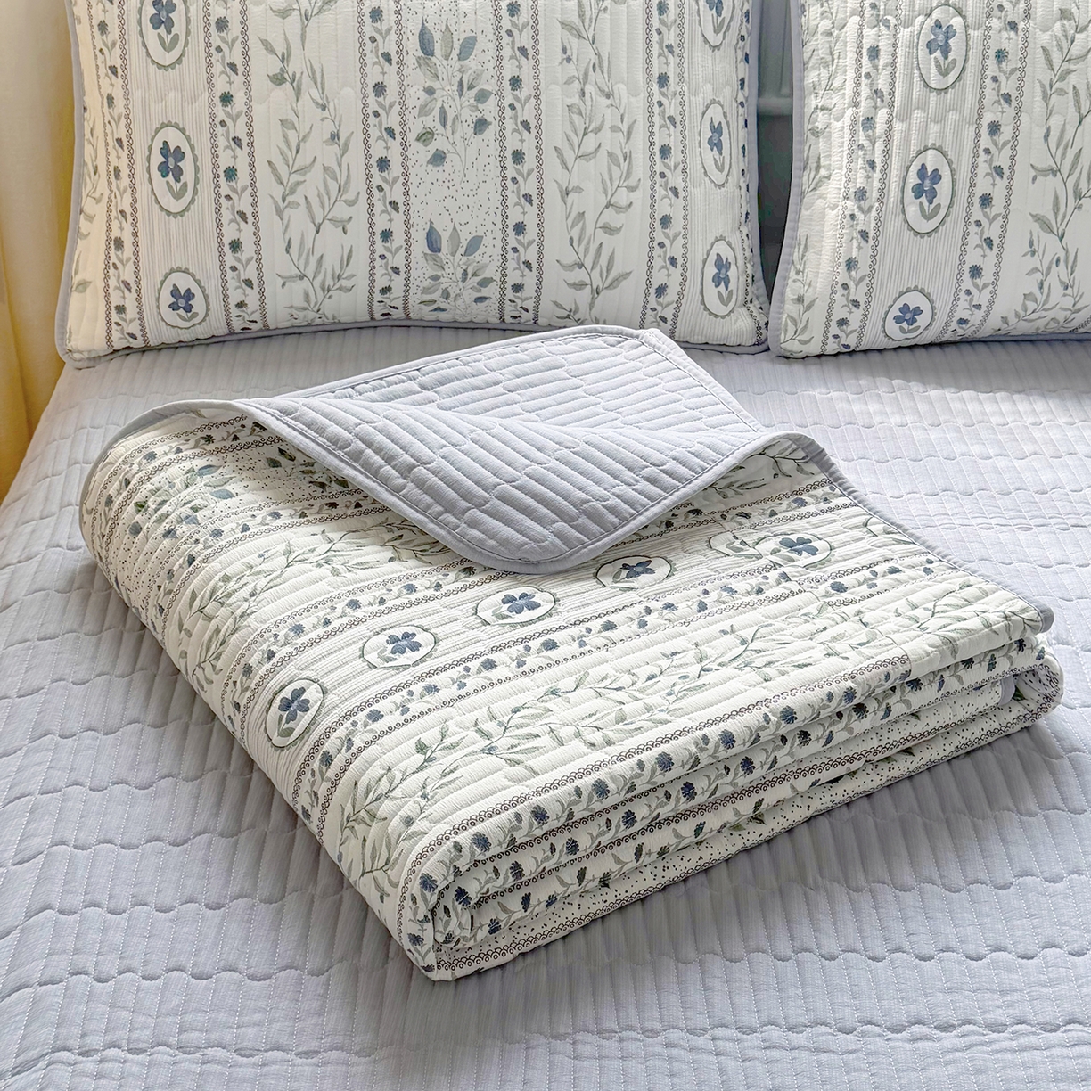 91家纺网 家纺一手货源 找家纺 悠米悠家 2026春夏新款木棉双层纱单床盖 床盖单件 青屿花园