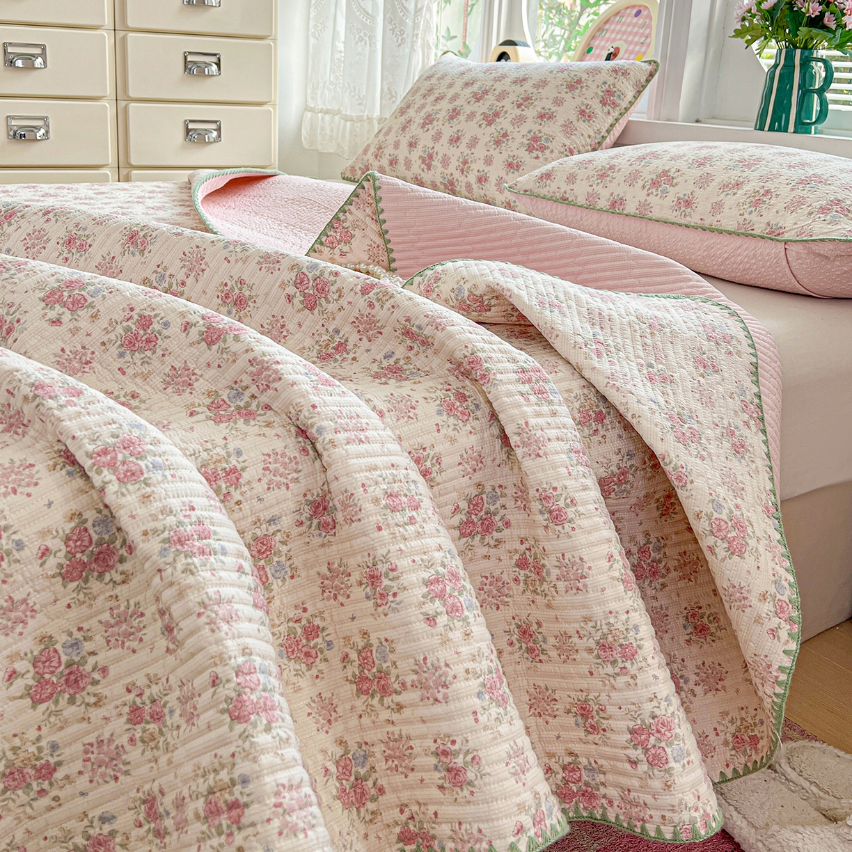 91家纺网 家纺一手货源 找家纺 恒尚居 2026新款A类贝壳绣泡芙纱床盖四套件泡芙棉双层纱床垫床褥 玫瑰织语