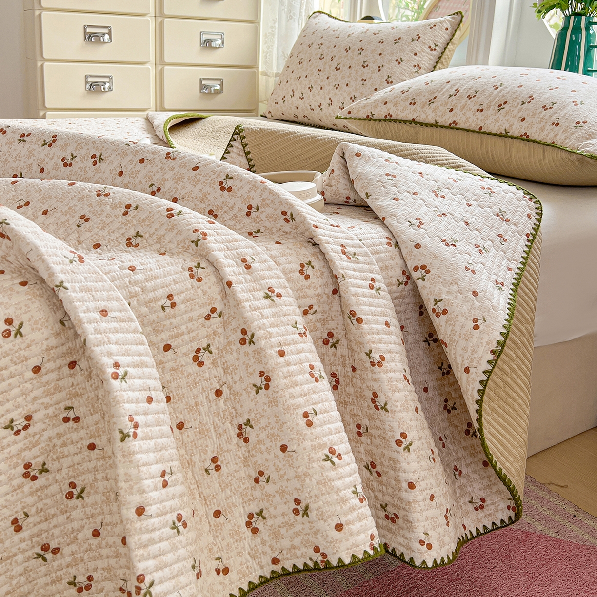 91家纺网 家纺一手货源 找家纺 恒尚居 2026新款A类贝壳绣泡芙纱床盖四套件泡芙棉双层纱床垫床褥 满地樱桃