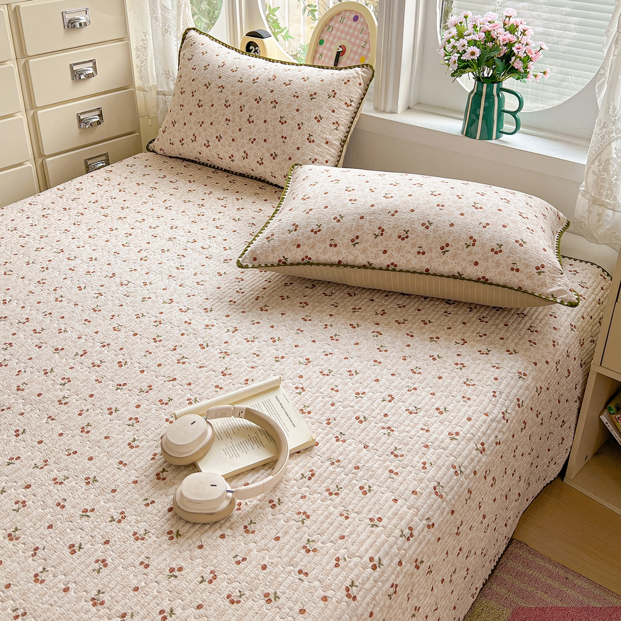 91家纺网 家纺一手货源 找家纺 恒尚居 2026新款A类贝壳绣泡芙纱床盖四套件泡芙棉双层纱床垫床褥 满地樱桃