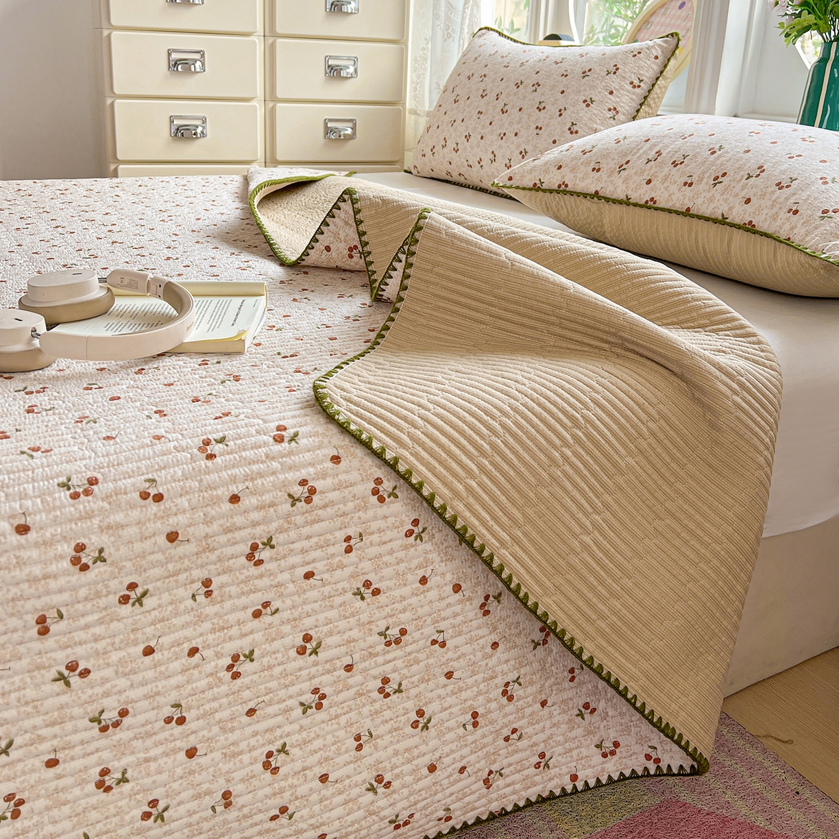 91家纺网 家纺一手货源 找家纺 恒尚居 2026新款A类贝壳绣泡芙纱床盖四套件泡芙棉双层纱床垫床褥 满地樱桃