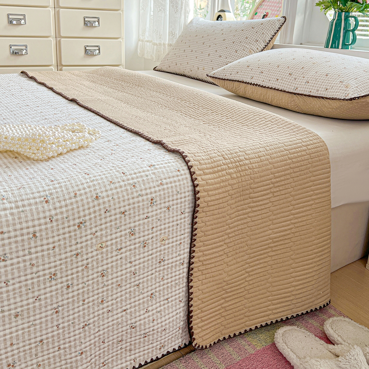 91家纺网 家纺一手货源 找家纺 恒尚居 2026新款A类贝壳绣泡芙纱床盖四套件泡芙棉双层纱床垫床褥 奶格樱桃