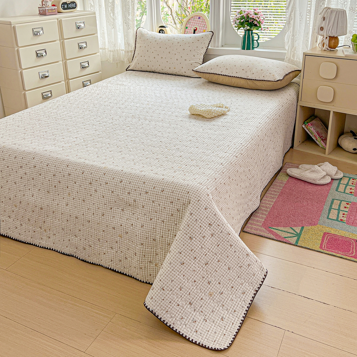 91家纺网 家纺一手货源 找家纺 恒尚居 2026新款A类贝壳绣泡芙纱床盖四套件泡芙棉双层纱床垫床褥 奶格樱桃