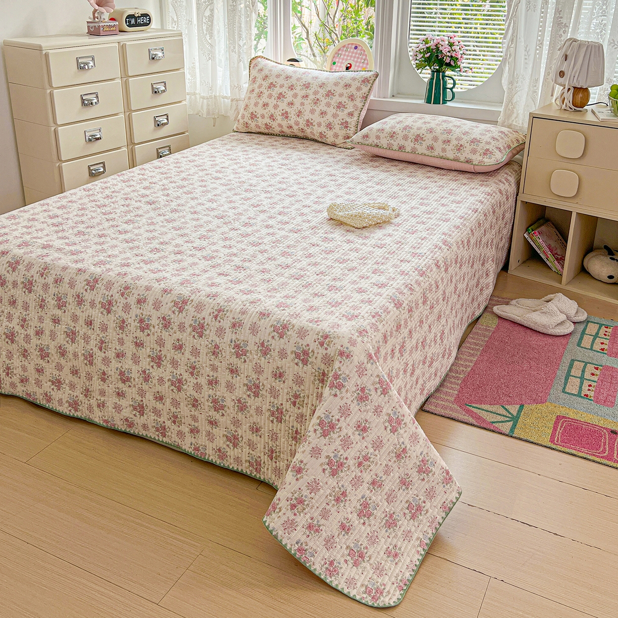 91家纺网 家纺一手货源 找家纺 恒尚居 2026新款A类贝壳绣泡芙纱床盖四套件泡芙棉双层纱床垫床褥 玫瑰织语