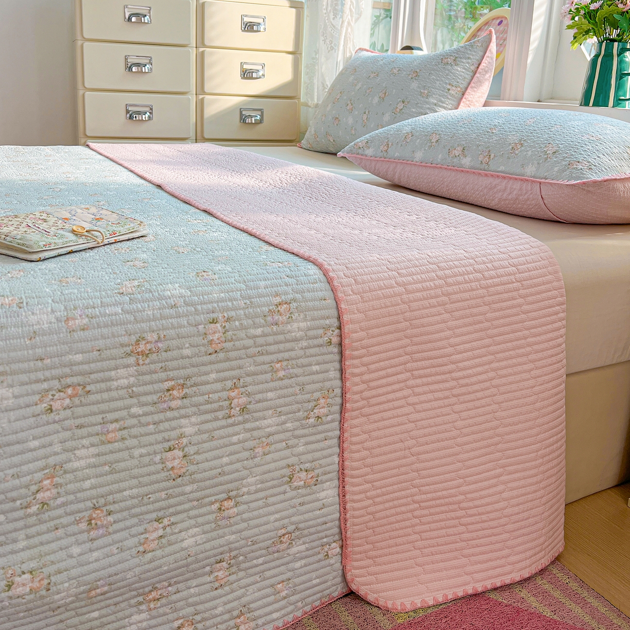 91家纺网 家纺一手货源 找家纺 恒尚居 2026新款A类贝壳绣泡芙纱床盖四套件泡芙棉双层纱床垫床褥 清新粉玫瑰