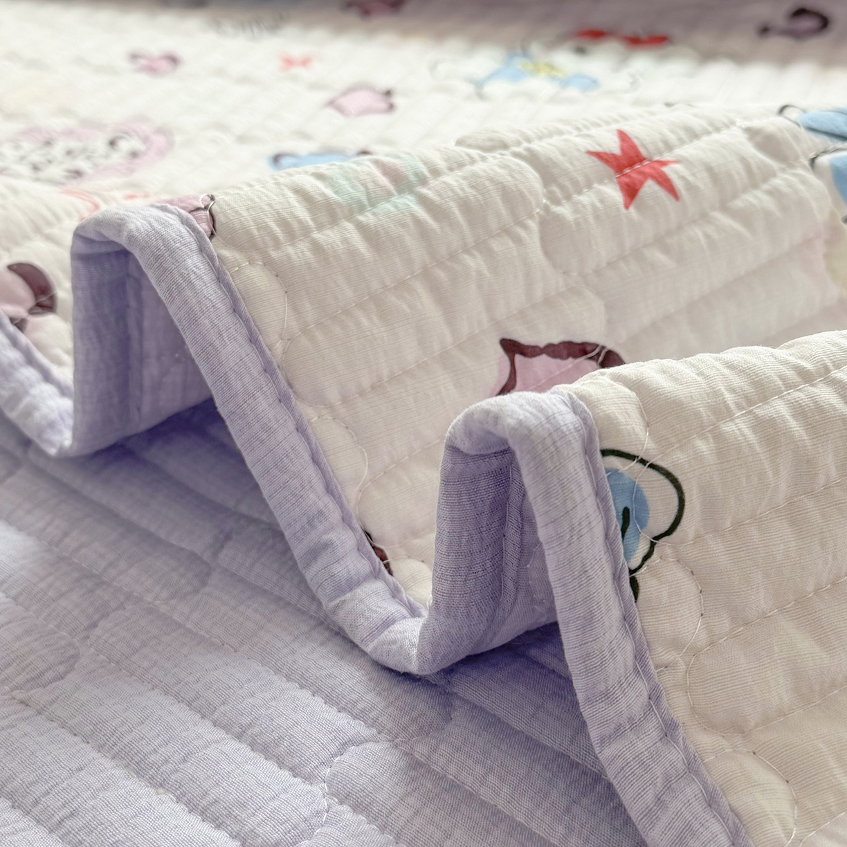 91家纺网 家纺一手货源 找家纺 悠米悠家 2026春夏新款木棉双层纱单床盖 床盖单件 甜心Kitty日记