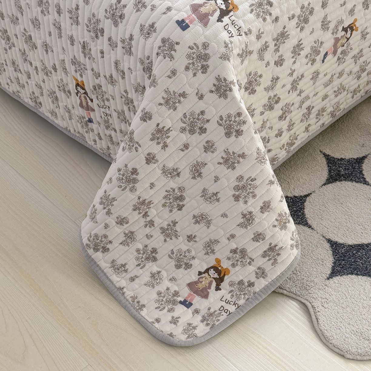 91家纺网 家纺一手货源 找家纺 悠米悠家 2026春夏新款木棉双层纱单床盖 床盖单件 晨间花园