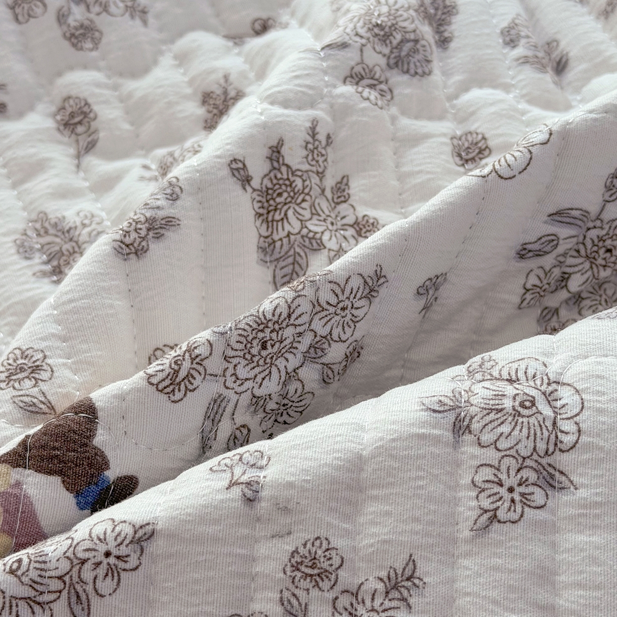 91家纺网 家纺一手货源 找家纺 悠米悠家 2026春夏新款木棉双层纱单床盖 床盖单件 晨间花园