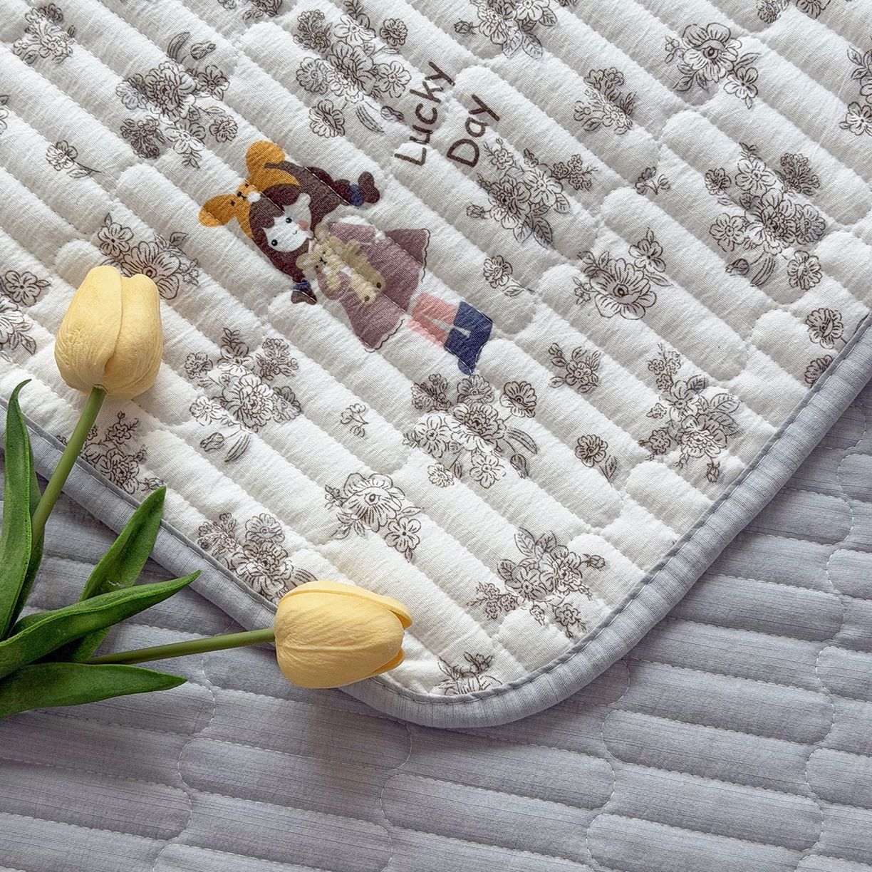 91家纺网 家纺一手货源 找家纺 悠米悠家 2026春夏新款木棉双层纱单床盖 床盖单件 晨间花园