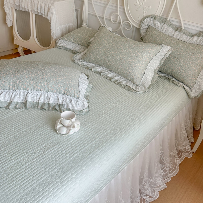 91家纺网 家纺一手货源 找家纺 瑞宝 2026新款全棉碎花AB夹棉床裙四件套系列 豆蔻