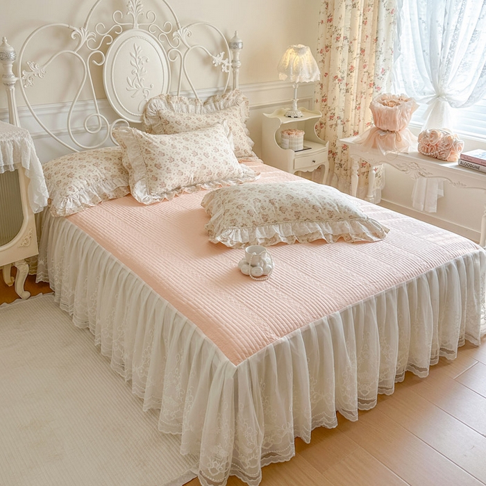 91家纺网 家纺一手货源 找家纺 瑞宝 2026新款全棉碎花AB夹棉床裙四件套系列 罗拉小姐