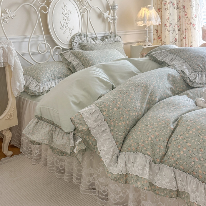 91家纺网 家纺一手货源 找家纺 瑞宝 2026新款全棉碎花AB夹棉床裙四件套系列 豆蔻