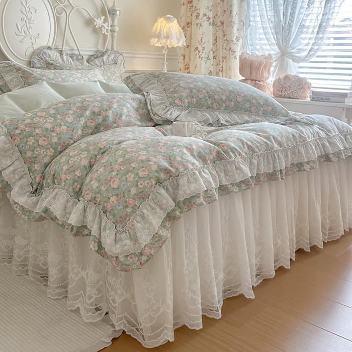 91家纺网 家纺一手货源 找家纺 瑞宝 2026新款全棉碎花AB夹棉床裙四件套系列 绿野