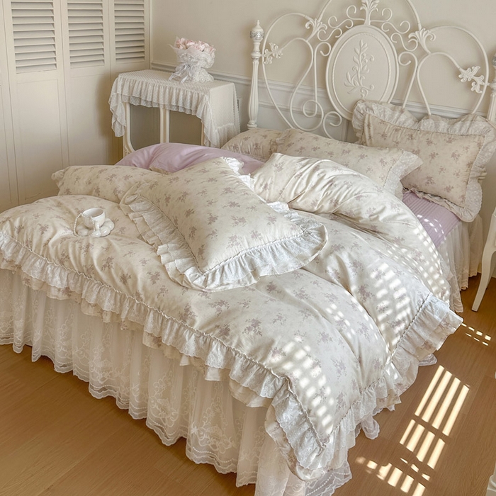 91家纺网 家纺一手货源 找家纺 瑞宝 2026新款全棉碎花AB夹棉床裙四件套系列 桃夭夭