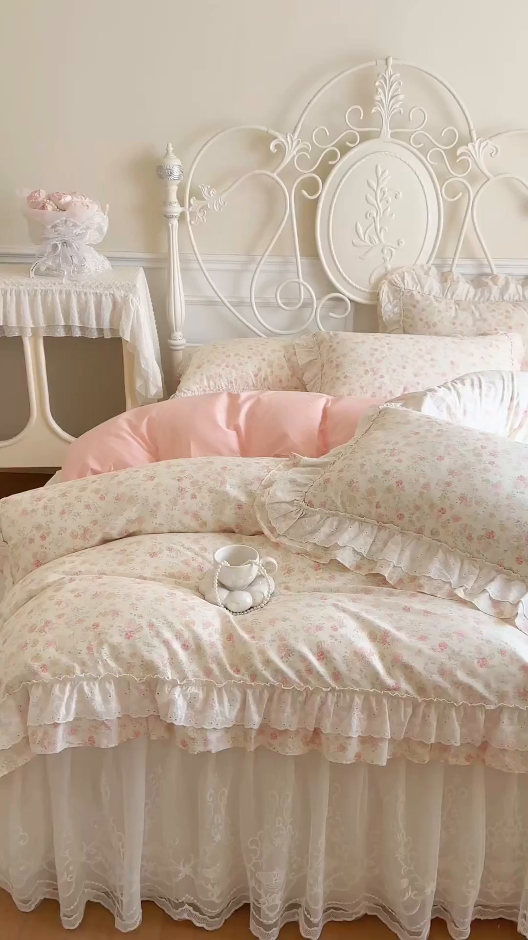 91家纺网 家纺一手货源 找家纺 瑞宝 2026新款全棉碎花AB夹棉床裙四件套系列 浅夏