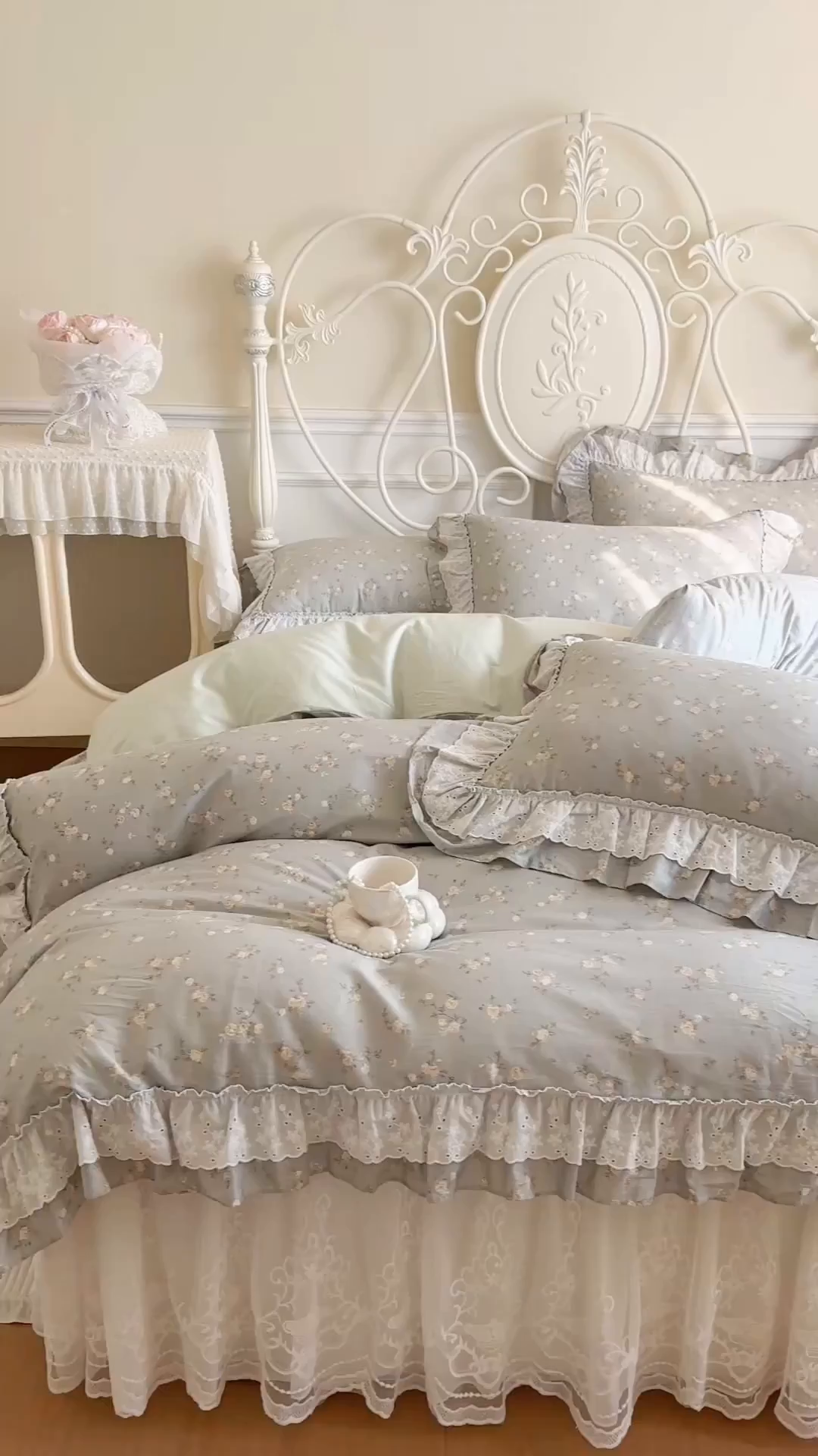 91家纺网 家纺一手货源 找家纺 瑞宝 2026新款全棉碎花AB夹棉床裙四件套系列 春浅