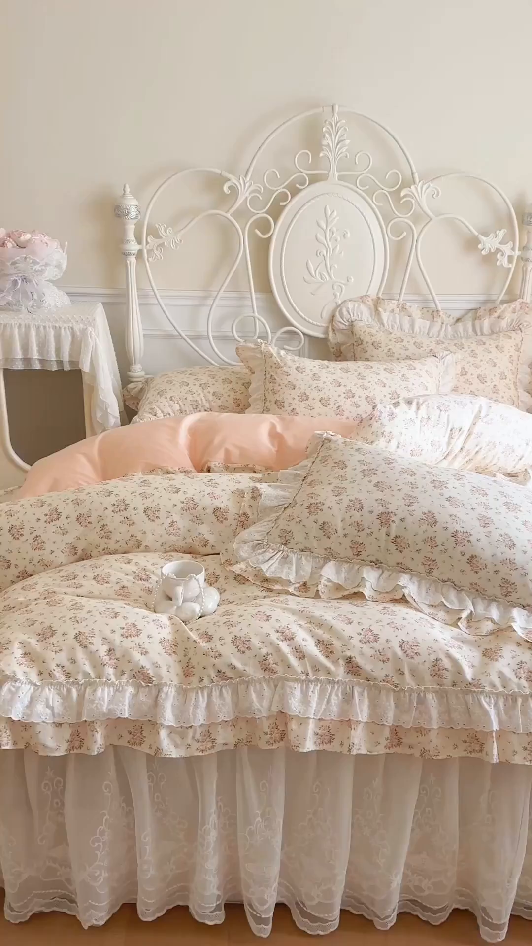 91家纺网 家纺一手货源 找家纺 瑞宝 2026新款全棉碎花AB夹棉床裙四件套系列 青缇