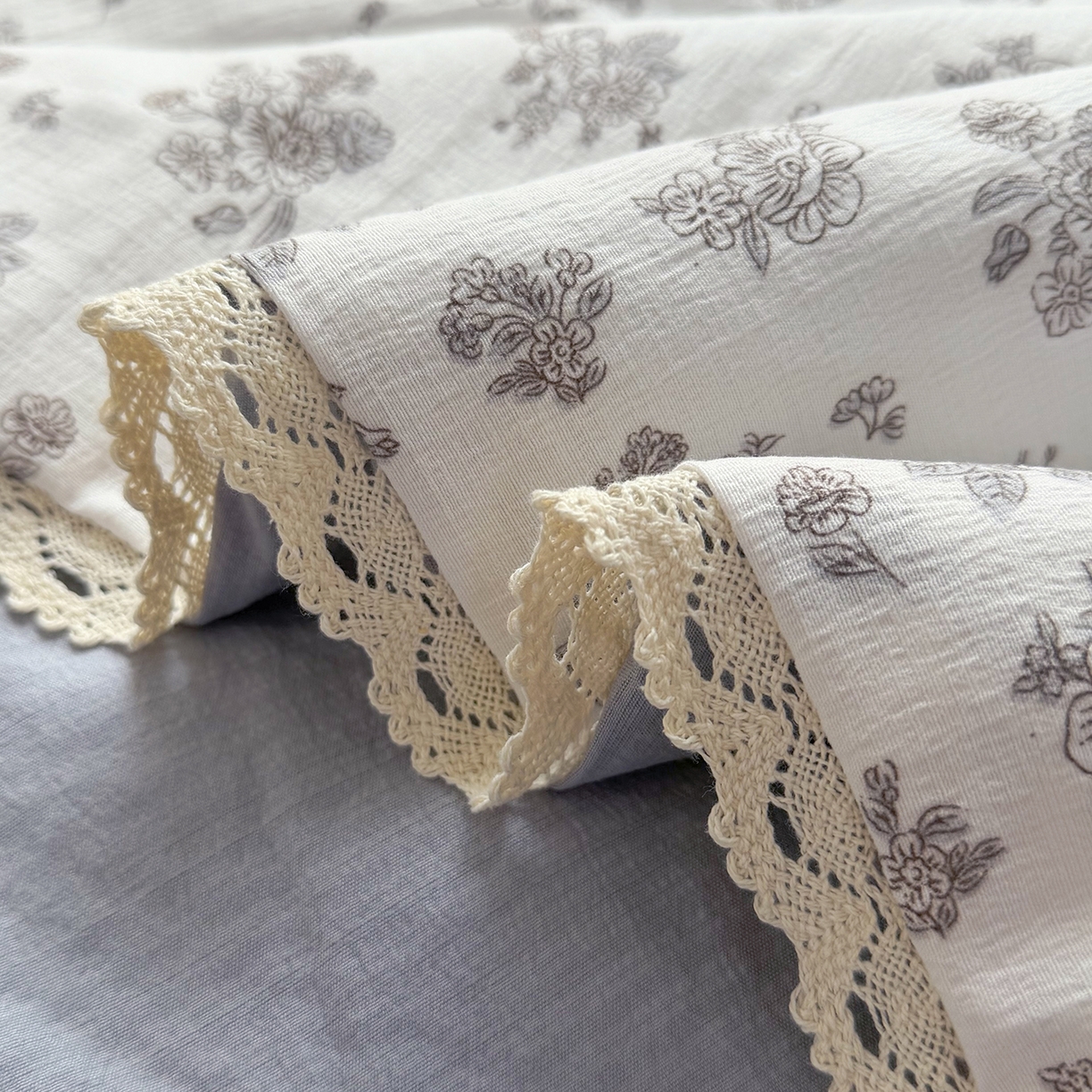 91家纺网 家纺一手货源 找家纺 悠米悠家 2026春夏新款木棉双层纱单夏被夏凉被空调被 晨间花园