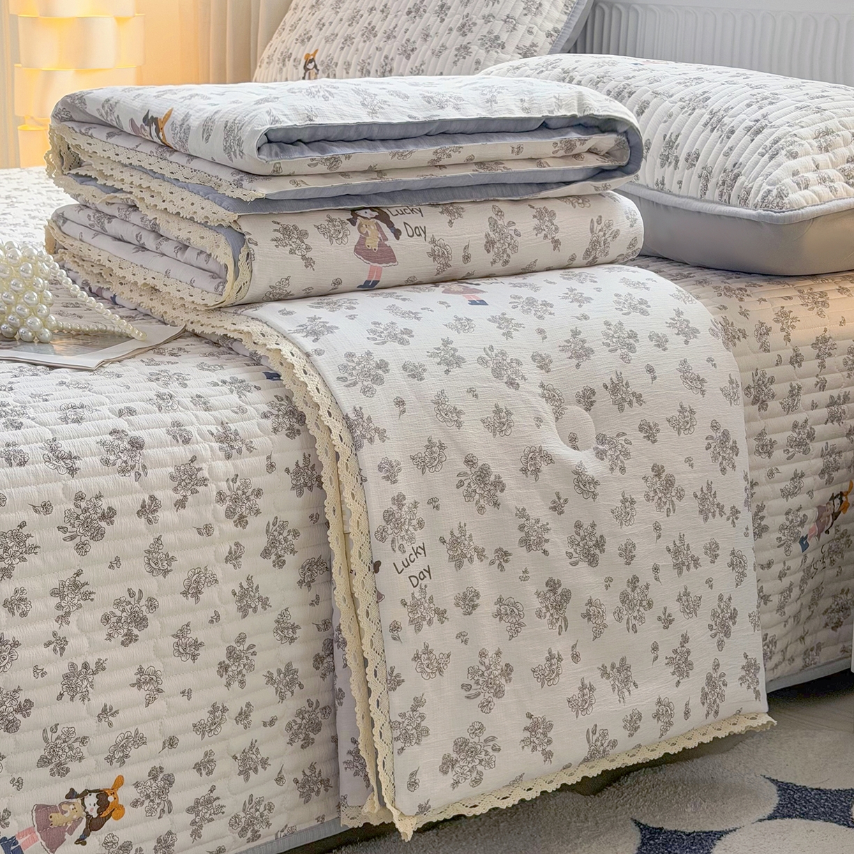 91家纺网 家纺一手货源 找家纺 悠米悠家 2026春夏新款木棉双层纱单夏被夏凉被空调被 晨间花园