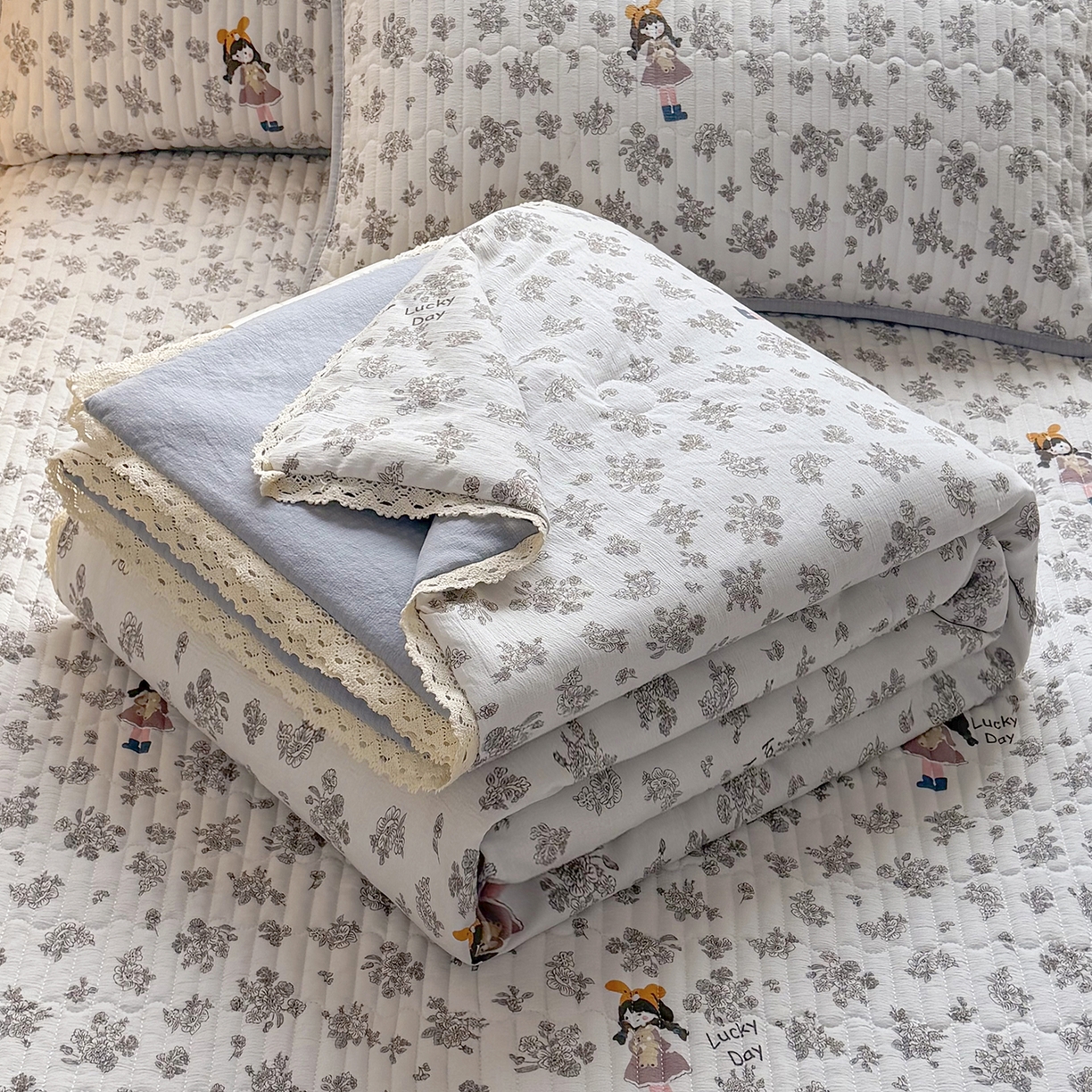 91家纺网 家纺一手货源 找家纺 悠米悠家 2026春夏新款木棉双层纱单夏被夏凉被空调被 晨间花园