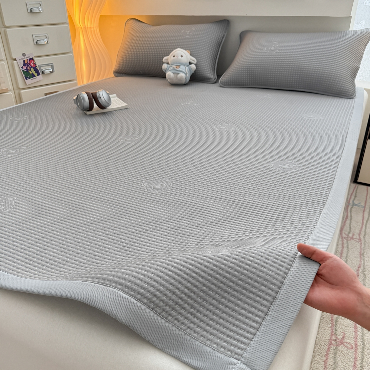 91家纺网 家纺一手货源 找家纺 （总）欧邦 2026新款华夫格小熊系列凉感冰豆豆凉席款