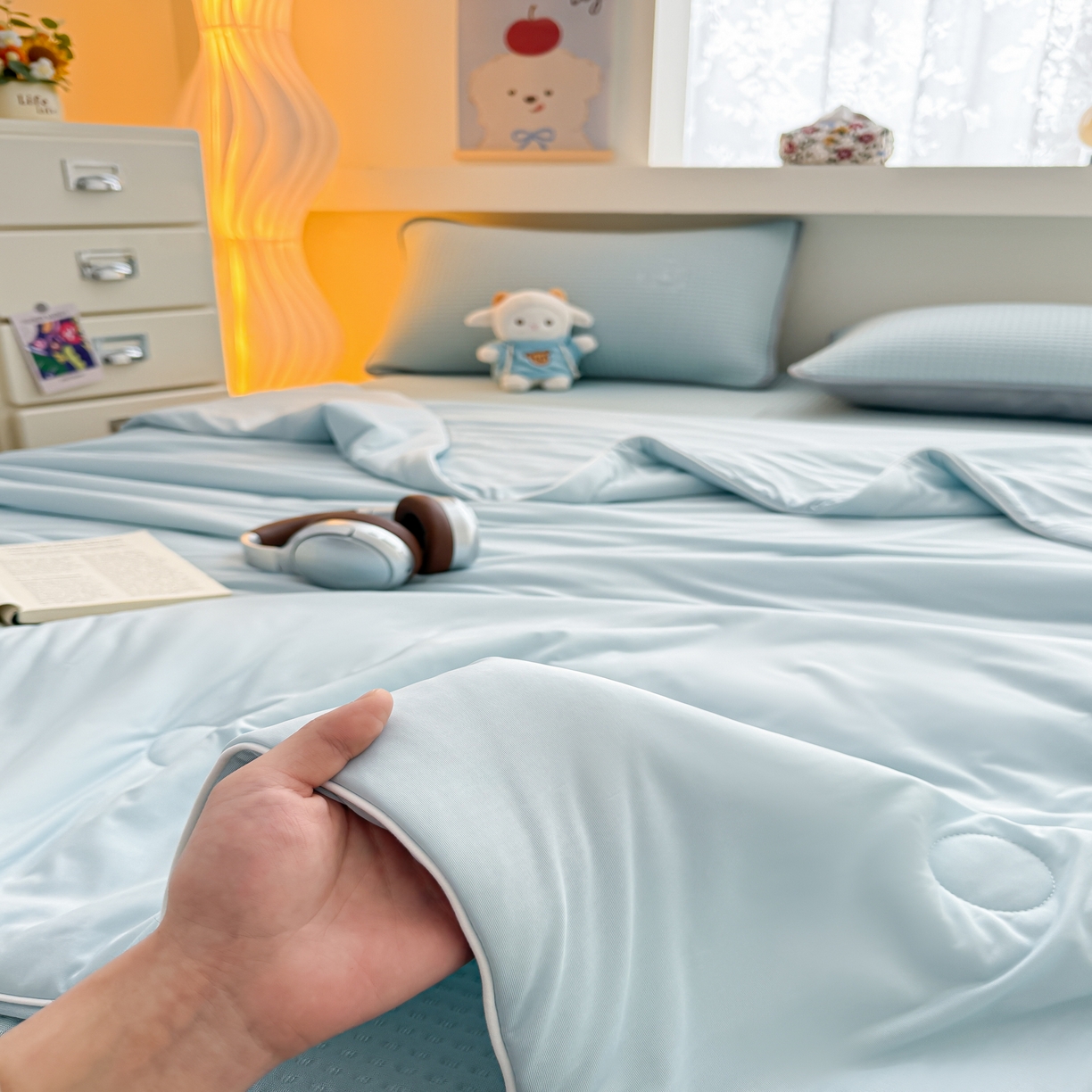 91家纺网 家纺一手货源 找家纺 欧邦 2026新款华夫格小熊系列凉感冰豆豆凉席款 小熊孔雀蓝