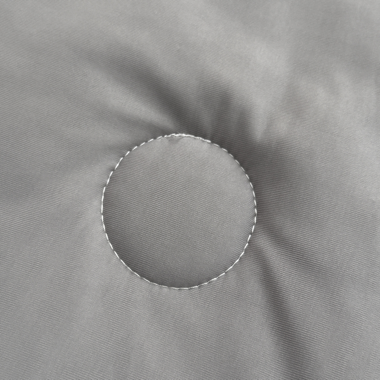 91家纺网 家纺一手货源 找家纺 欧邦 2026新款华夫格小熊系列凉感冰豆豆凉席款 小熊极致灰