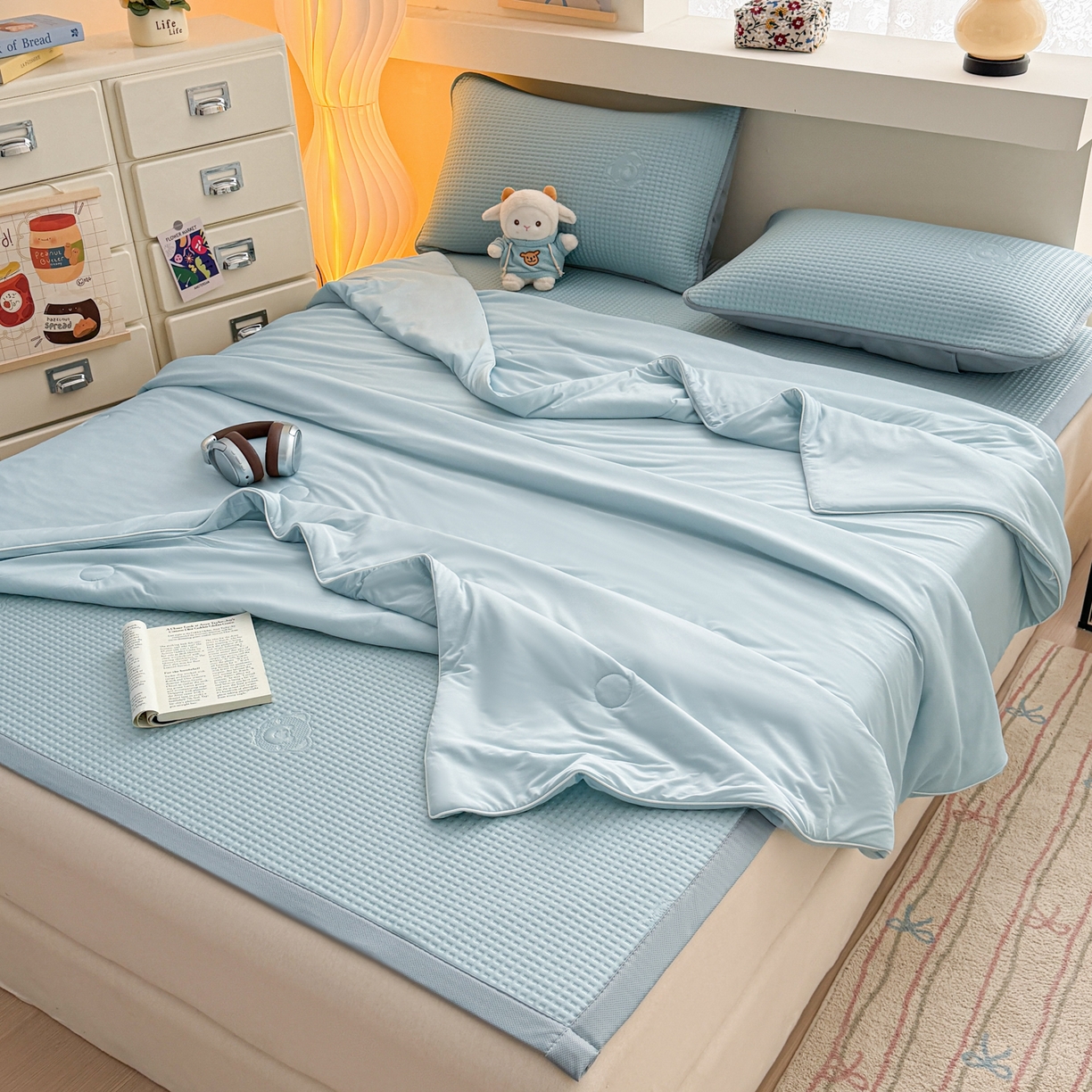 91家纺网 家纺一手货源 找家纺 欧邦 2026新款华夫格小熊系列凉感冰豆豆凉席款 小熊孔雀蓝