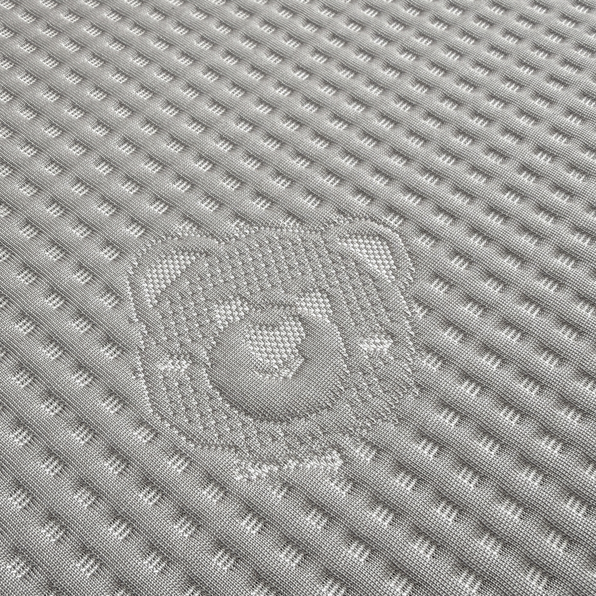 91家纺网 家纺一手货源 找家纺 欧邦 2026新款华夫格小熊系列凉感冰豆豆凉席款 小熊极致灰