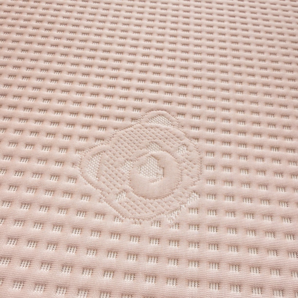 91家纺网 家纺一手货源 找家纺 欧邦 2026新款华夫格小熊系列凉感冰豆豆凉席款 小熊贵妃粉