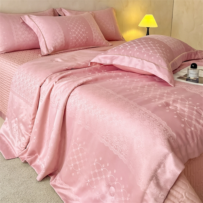 91家纺网 家纺一手货源 找家纺 大麦家纺 2026年高精密锦缎提花夏被四件套 梦网-粉