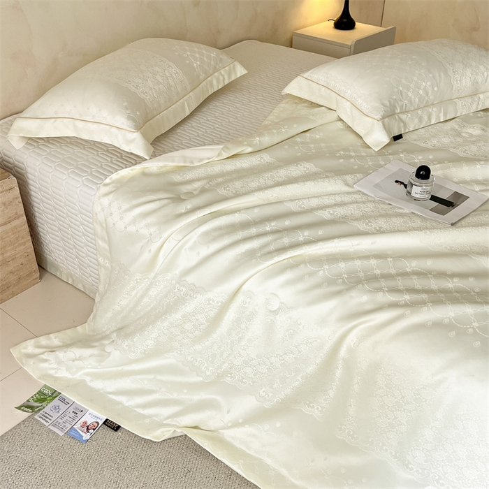 91家纺网 家纺一手货源 找家纺 大麦家纺 2026年高精密锦缎提花夏被四件套 梦网-米白