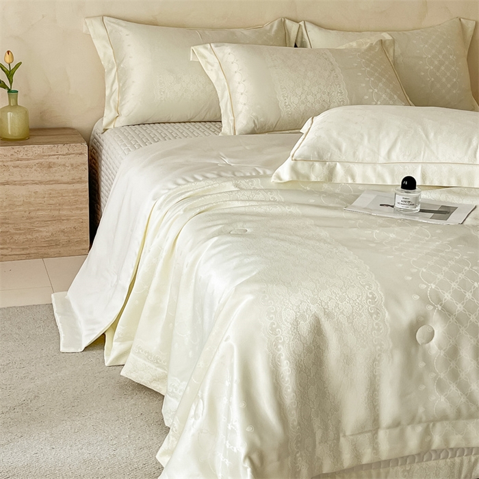 91家纺网 家纺一手货源 找家纺 大麦家纺 2026年高精密锦缎提花夏被四件套 梦网-米白