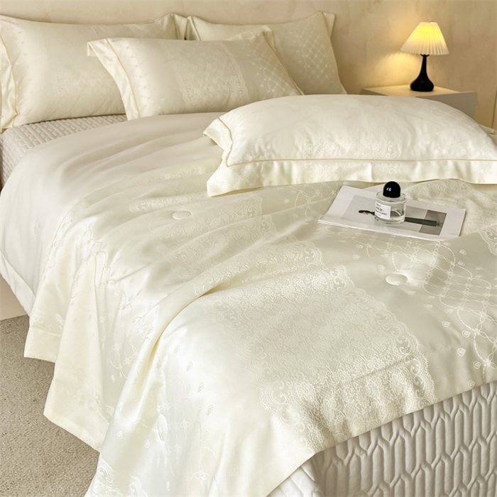 91家纺网 家纺一手货源 找家纺 大麦家纺 2026年高精密锦缎提花夏被四件套 梦网-米白