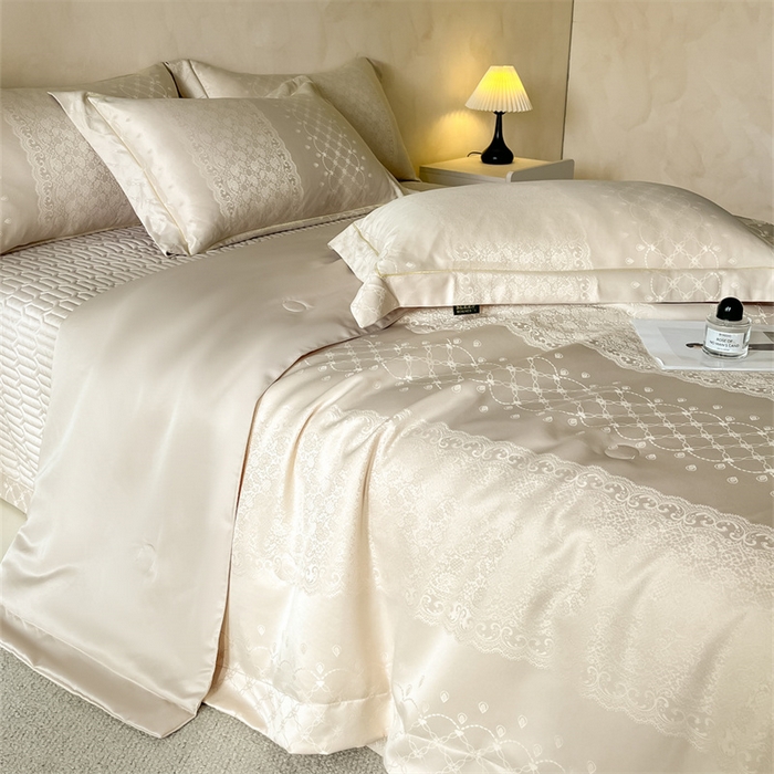 91家纺网 家纺一手货源 找家纺 大麦家纺 2026年高精密锦缎提花夏被四件套 梦网-米黄