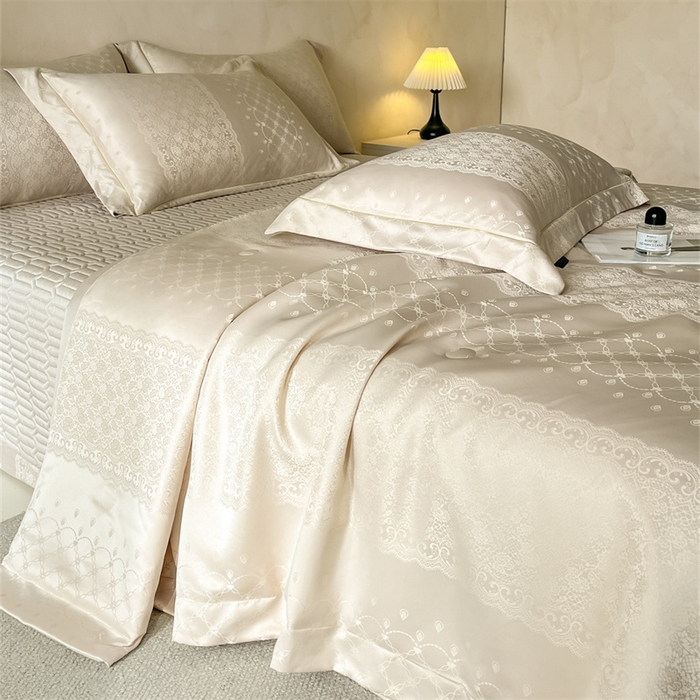 91家纺网 家纺一手货源 找家纺 大麦家纺 2026年高精密锦缎提花夏被四件套 梦网-米黄