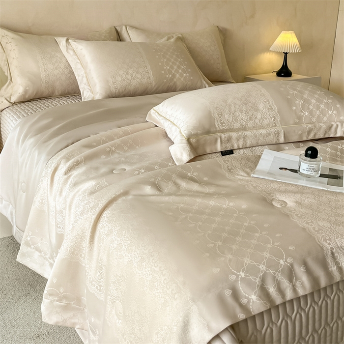 91家纺网 家纺一手货源 找家纺 大麦家纺 2026年高精密锦缎提花夏被四件套 梦网-米黄